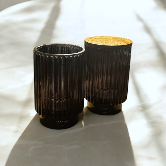 2 Stripe Texture Translucent Black Cups with One Wooden Lid - Picture 2 of 11